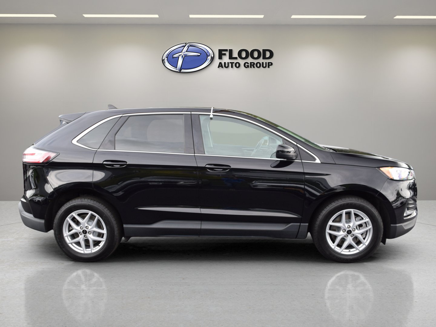 Certified 2023 Ford Edge SEL w/ Convenience Package AWD/4WD image 3