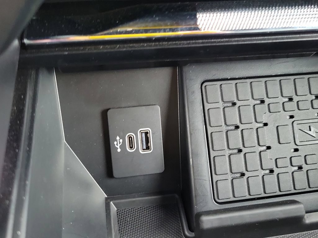 Certified 2025 Ford F150 Lariat w/ Equipment Group 502A High AWD/4WD image 32