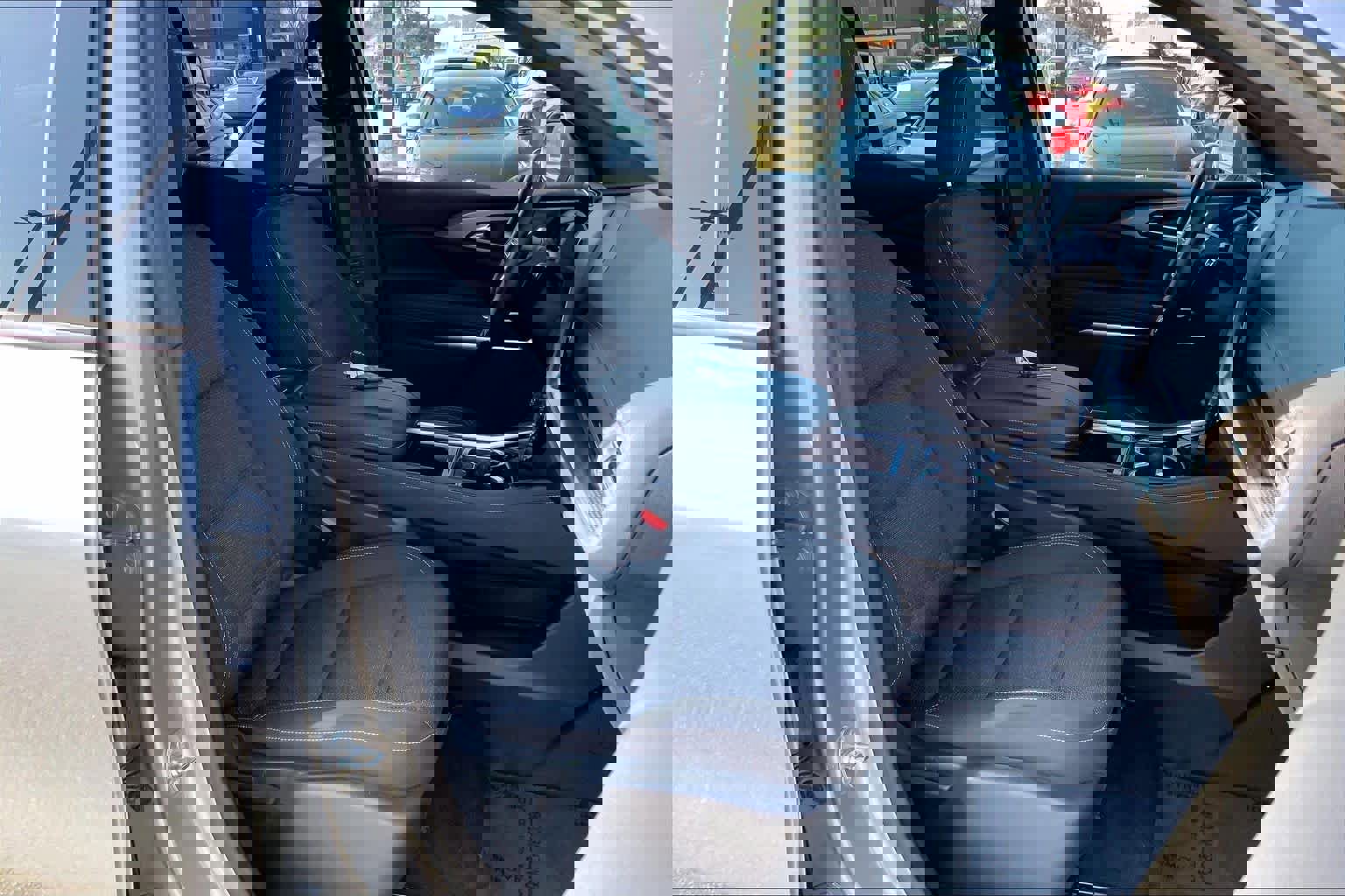 Used 2024 Chevrolet Traverse LT image 11