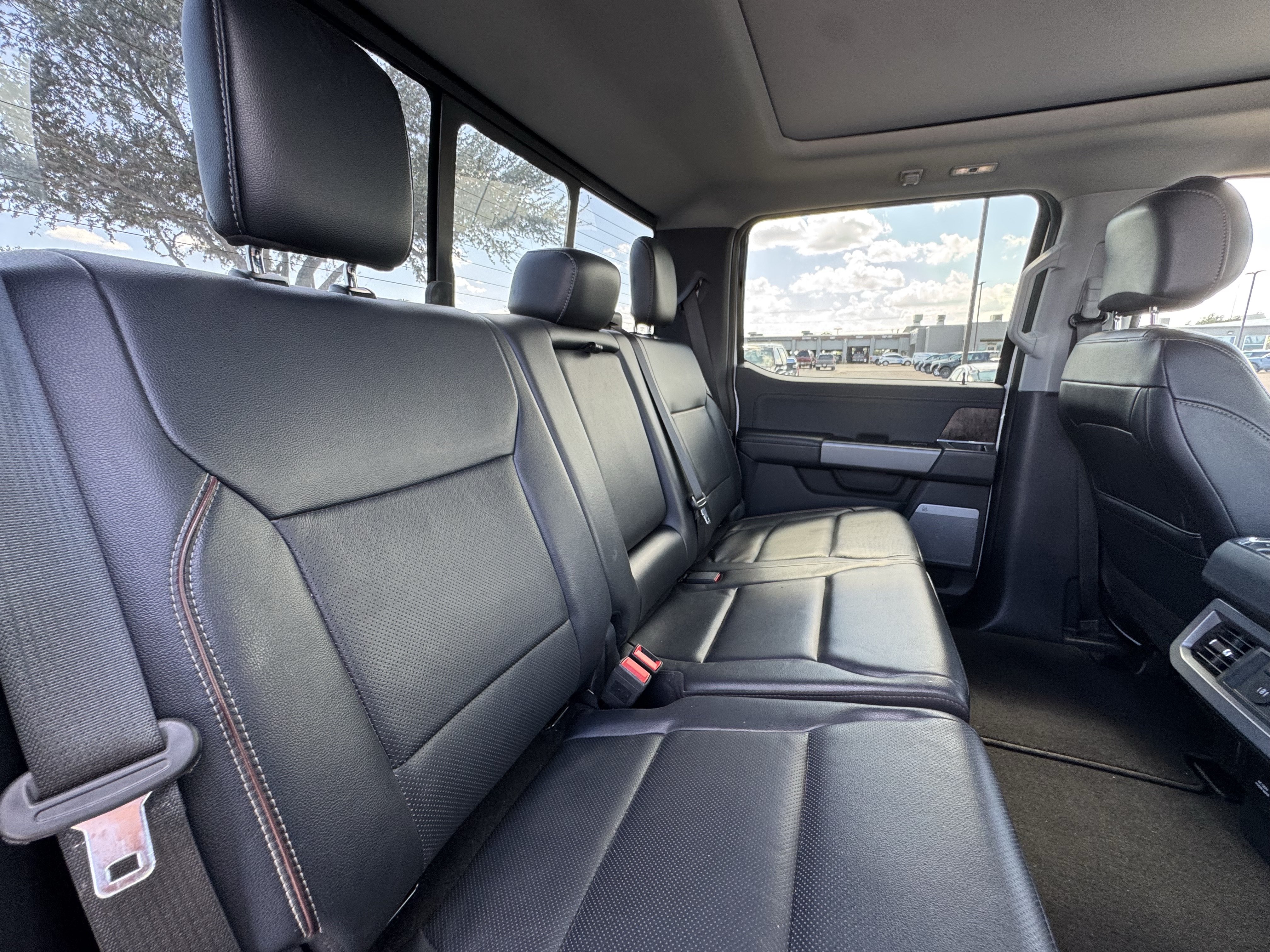 Certified 2024 Ford F350 Lariat w/ Lariat Ultimate Package AWD/4WD image 32