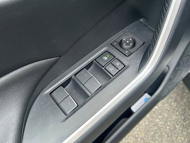 Used 2025 Toyota RAV4 XLE w/ Convenience Package image 20