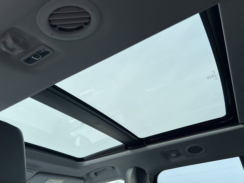 Certified 2023 Ford Explorer XLT w/ Equipment Group 202A image 32