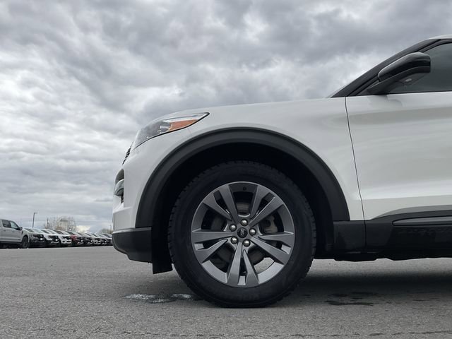 Certified 2022 Ford Explorer XLT w/ Equipment Group 202A AWD/4WD image 11