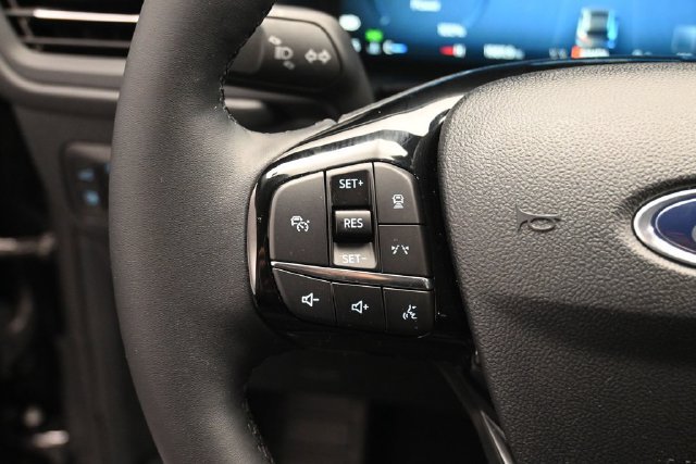 Certified 2026 Ford Escape SE w/ PHEV Premium Package FWD image 12