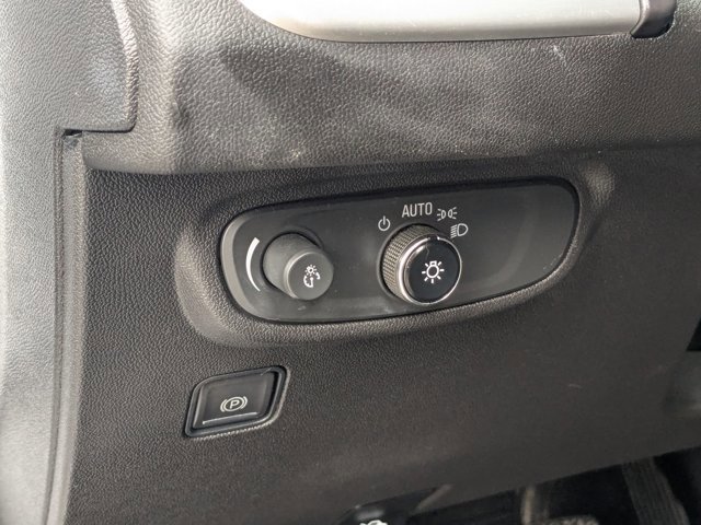 Used 2022 GMC Terrain SLE w/ Driver Convenience Package image 19