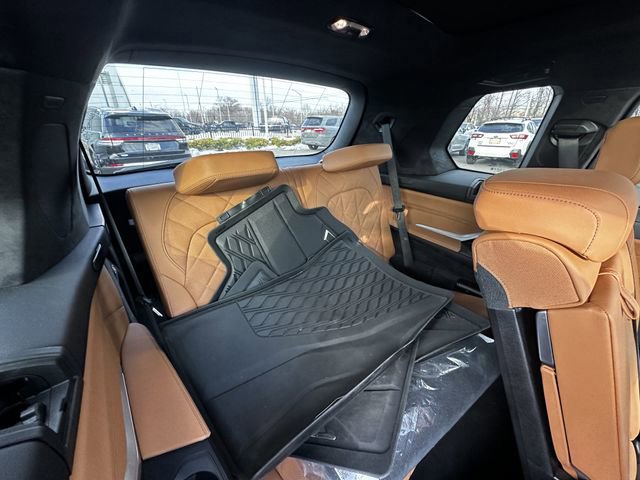 Used 2024 BMW X7 xDrive40i image 41