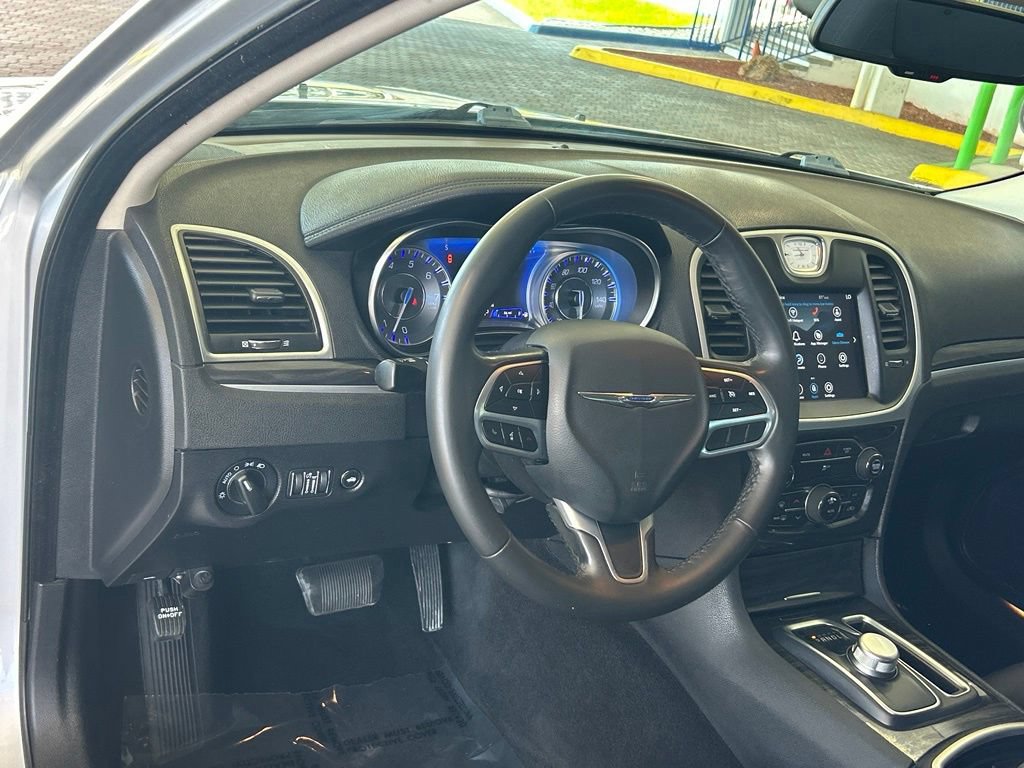 Used 2021 Chrysler 300 Touring w/ Sport Appearance Package RWD image 31