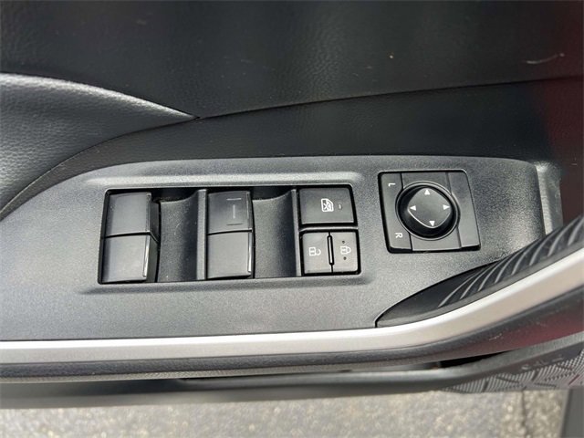 Used 2022 Toyota RAV4 LE image 13
