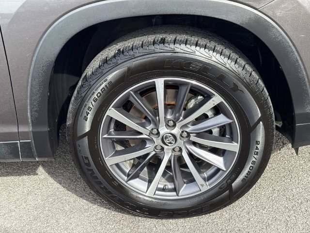 Used 2019 Toyota Highlander XLE FWD image 9