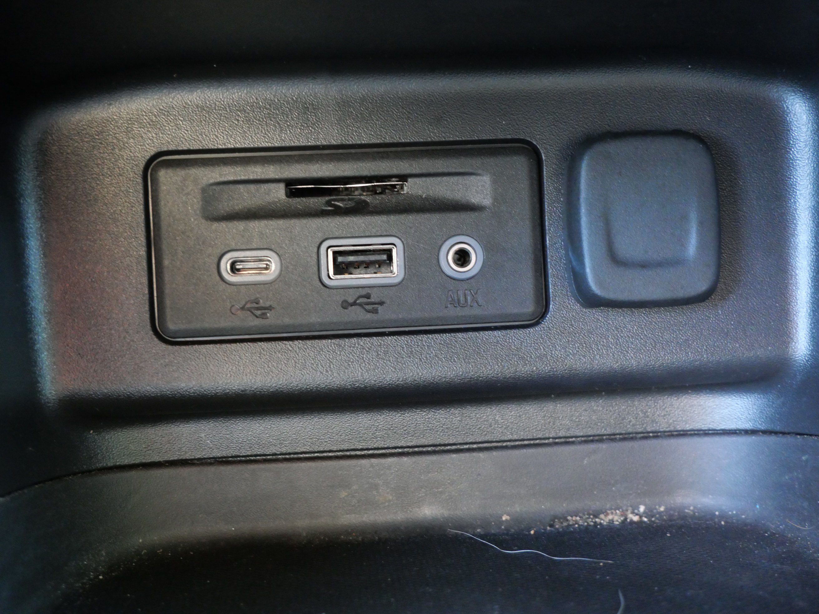 Used 2023 Chevrolet Equinox RS AWD/4WD image 32