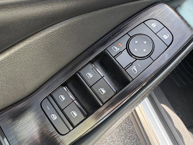 Used 2025 Nissan Rogue SV FWD image 11
