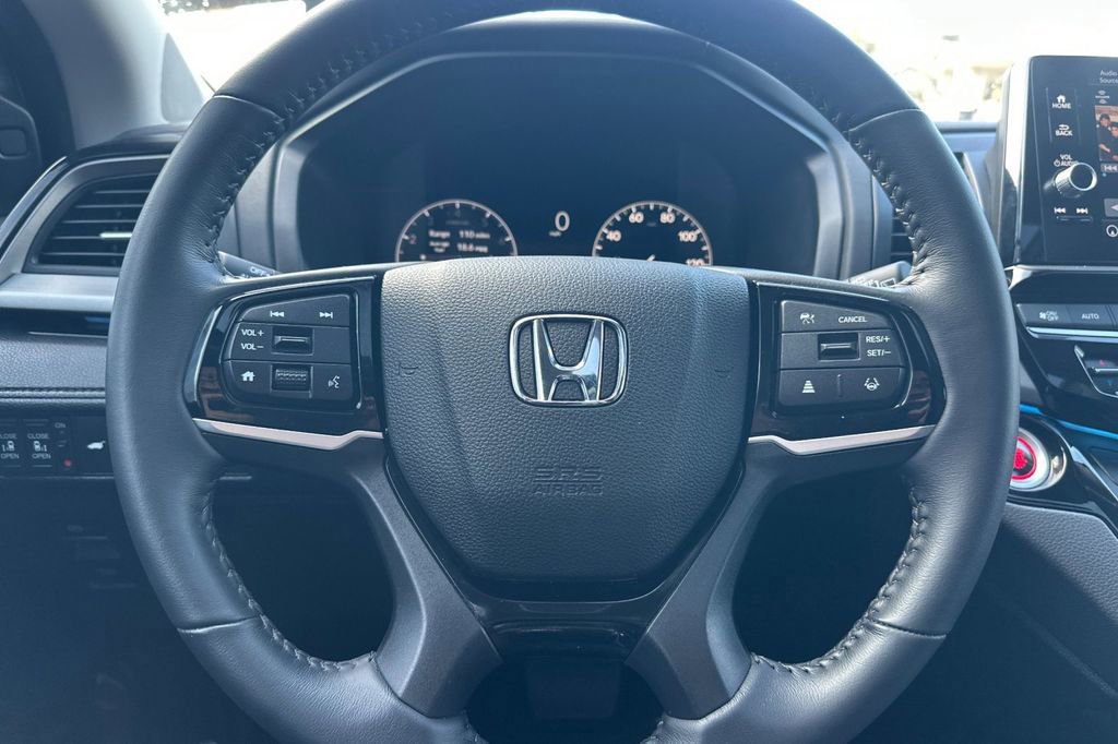 Used 2025 Honda Odyssey Touring image 29