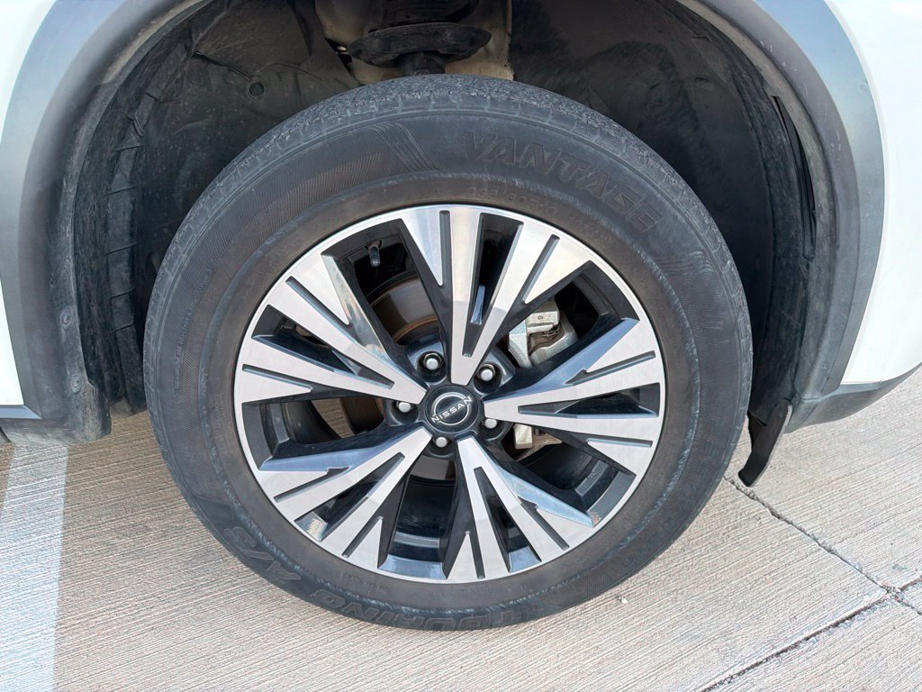 Used 2023 Nissan Rogue SV FWD image 12