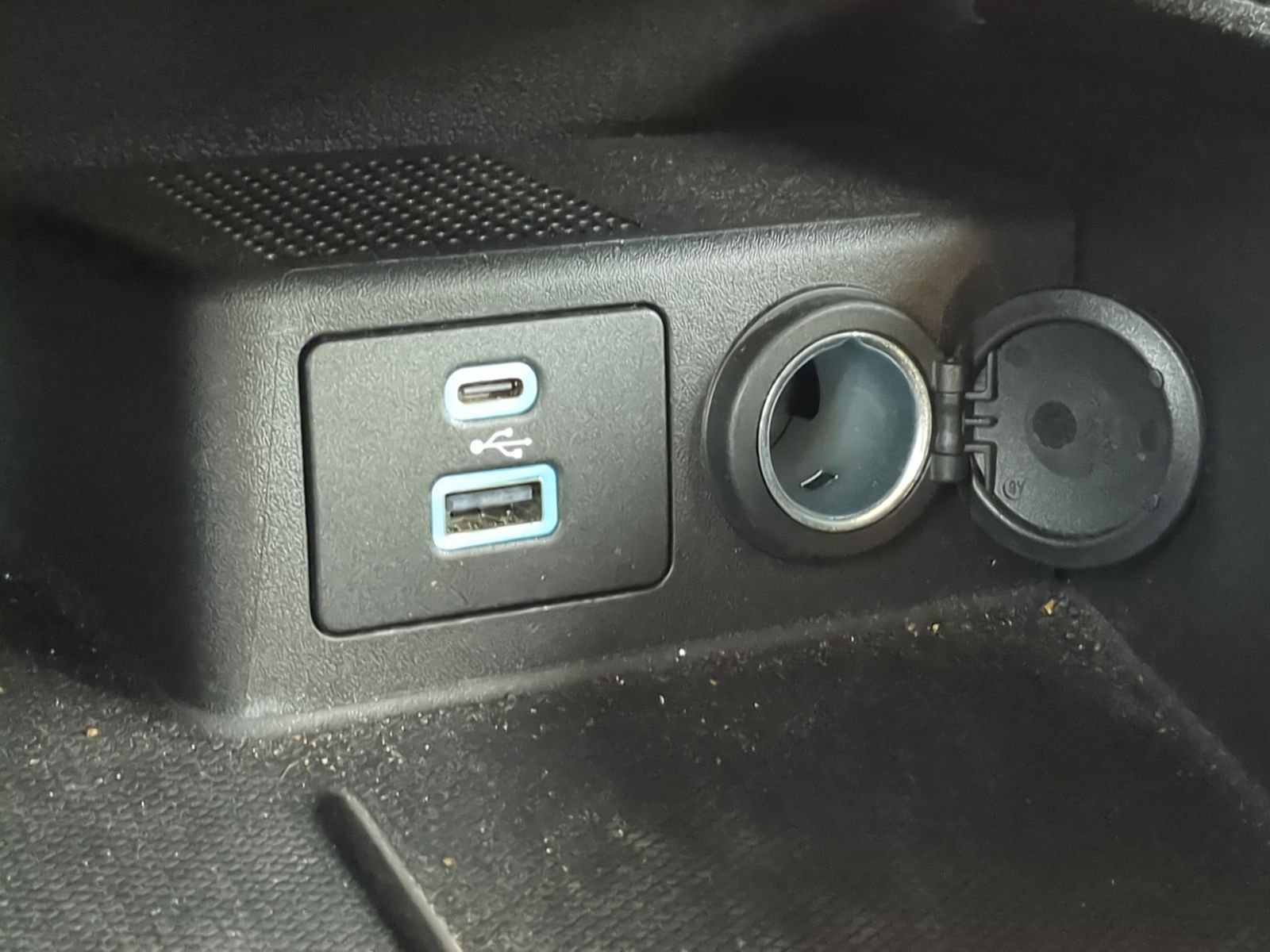 Certified 2023 Ford Escape Active AWD/4WD image 32