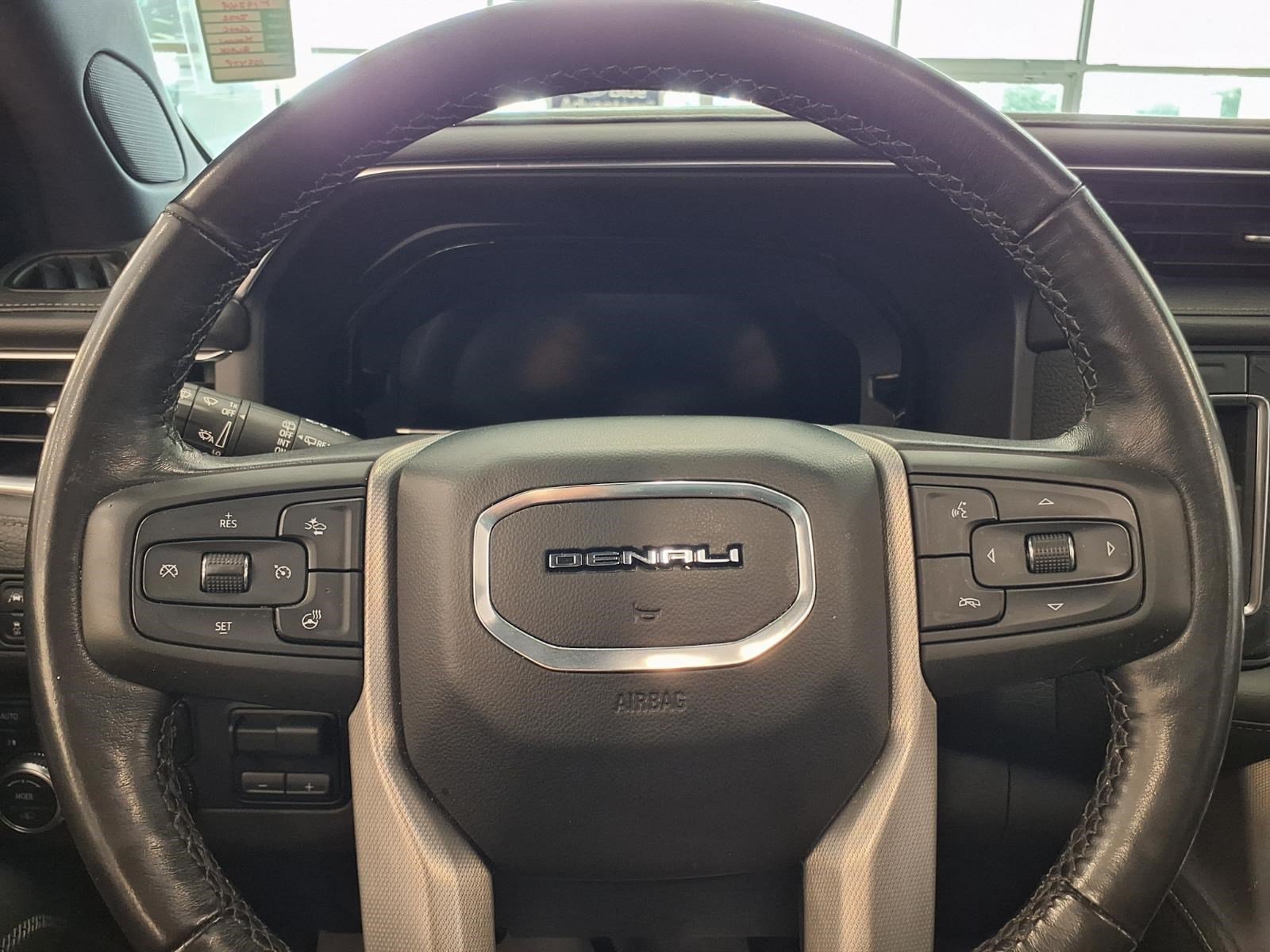 Used 2022 GMC Yukon XL Denali w/ Denali Ultimate Package AWD/4WD image 26
