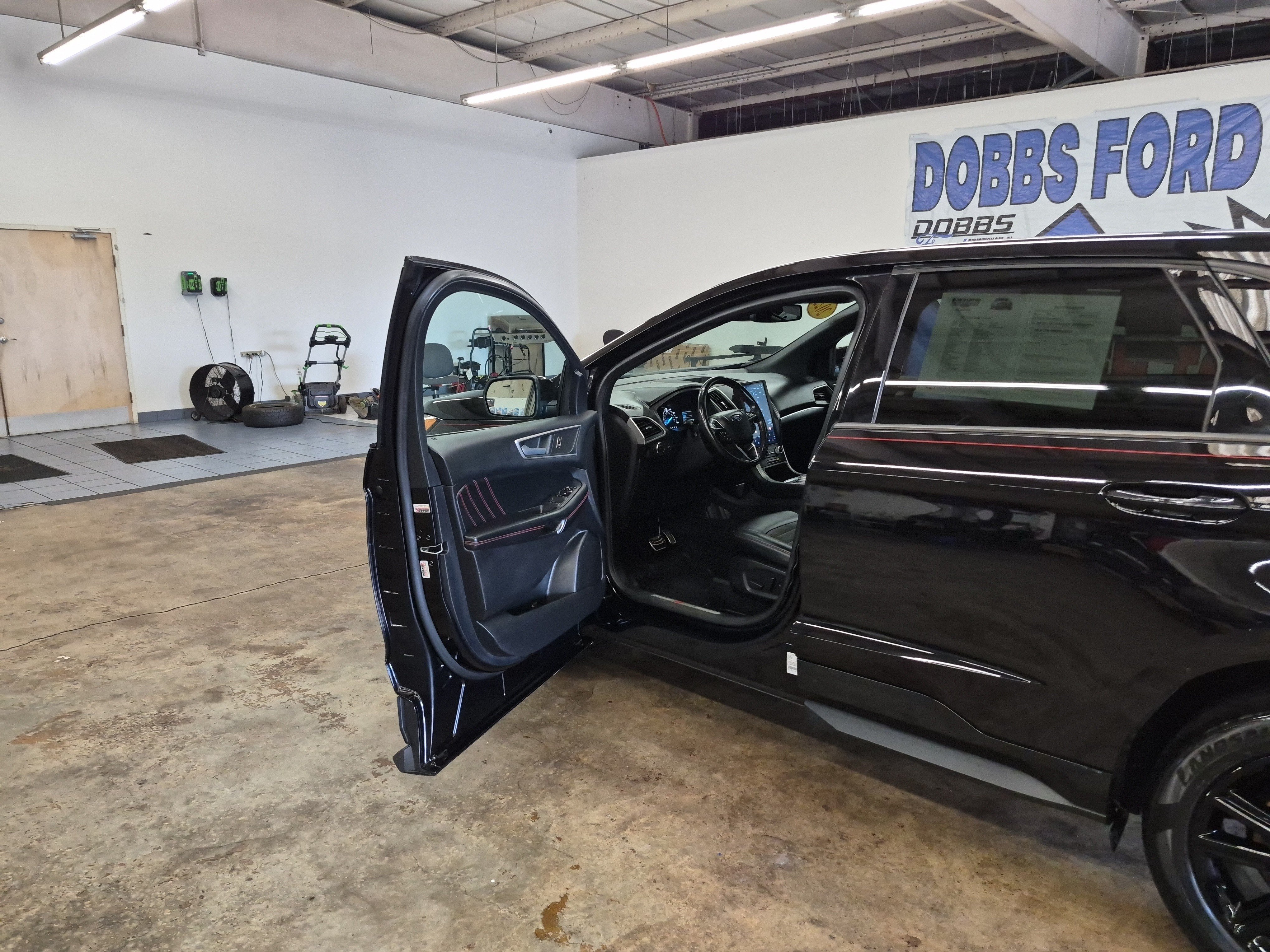 Certified 2022 Ford Edge ST-Line AWD/4WD image 10