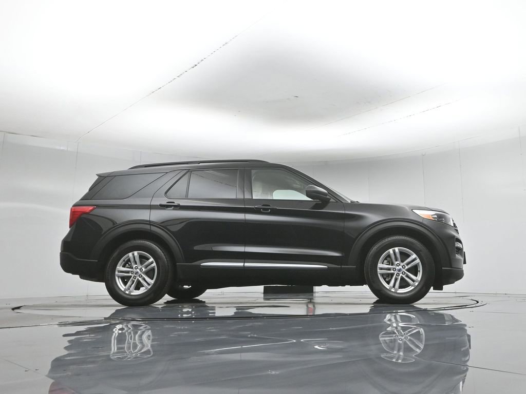 Certified 2024 Ford Explorer XLT w/ Equipment Group 202A RWD image 52