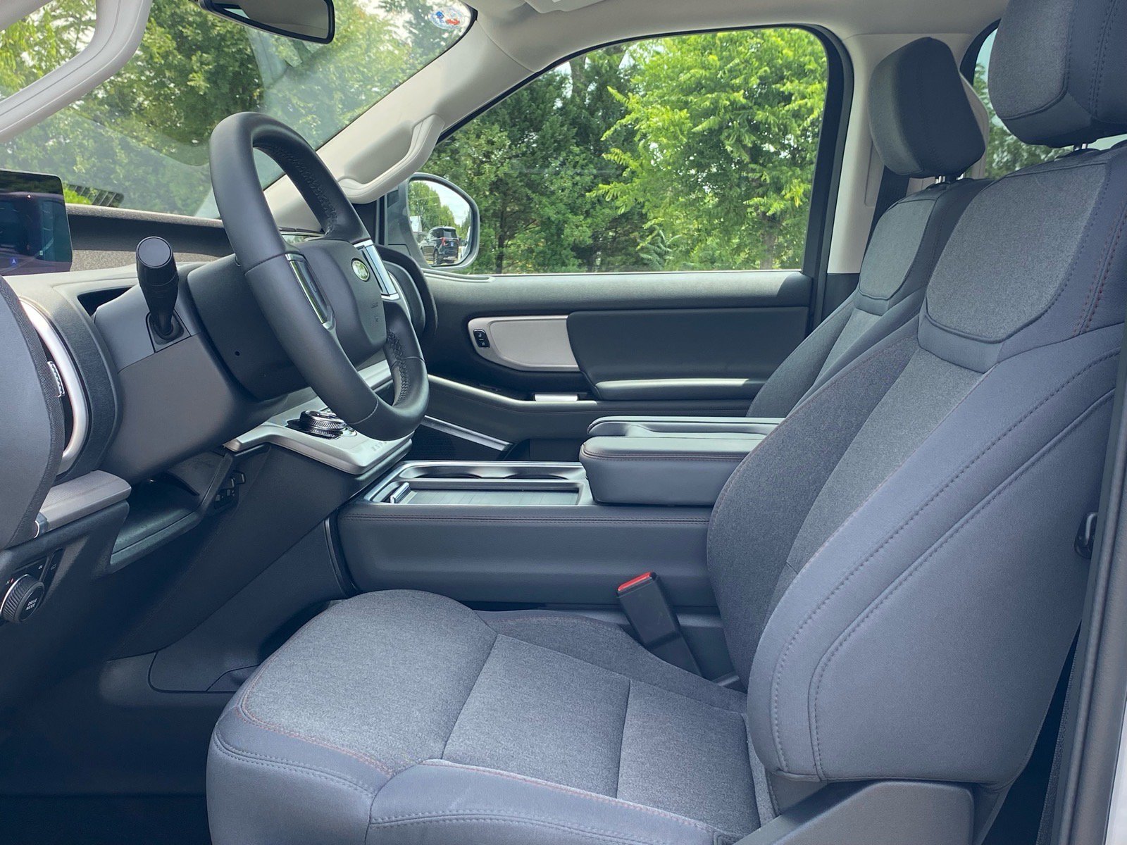 Certified 2025 Ford Expedition Active AWD/4WD image 10