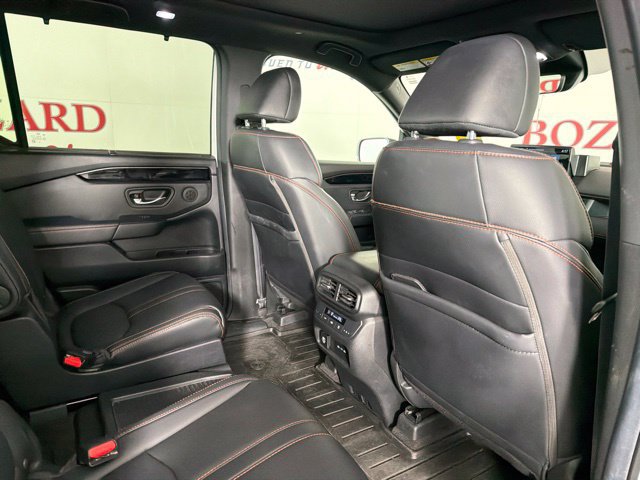 Used 2025 Honda Pilot TrailSport image 38