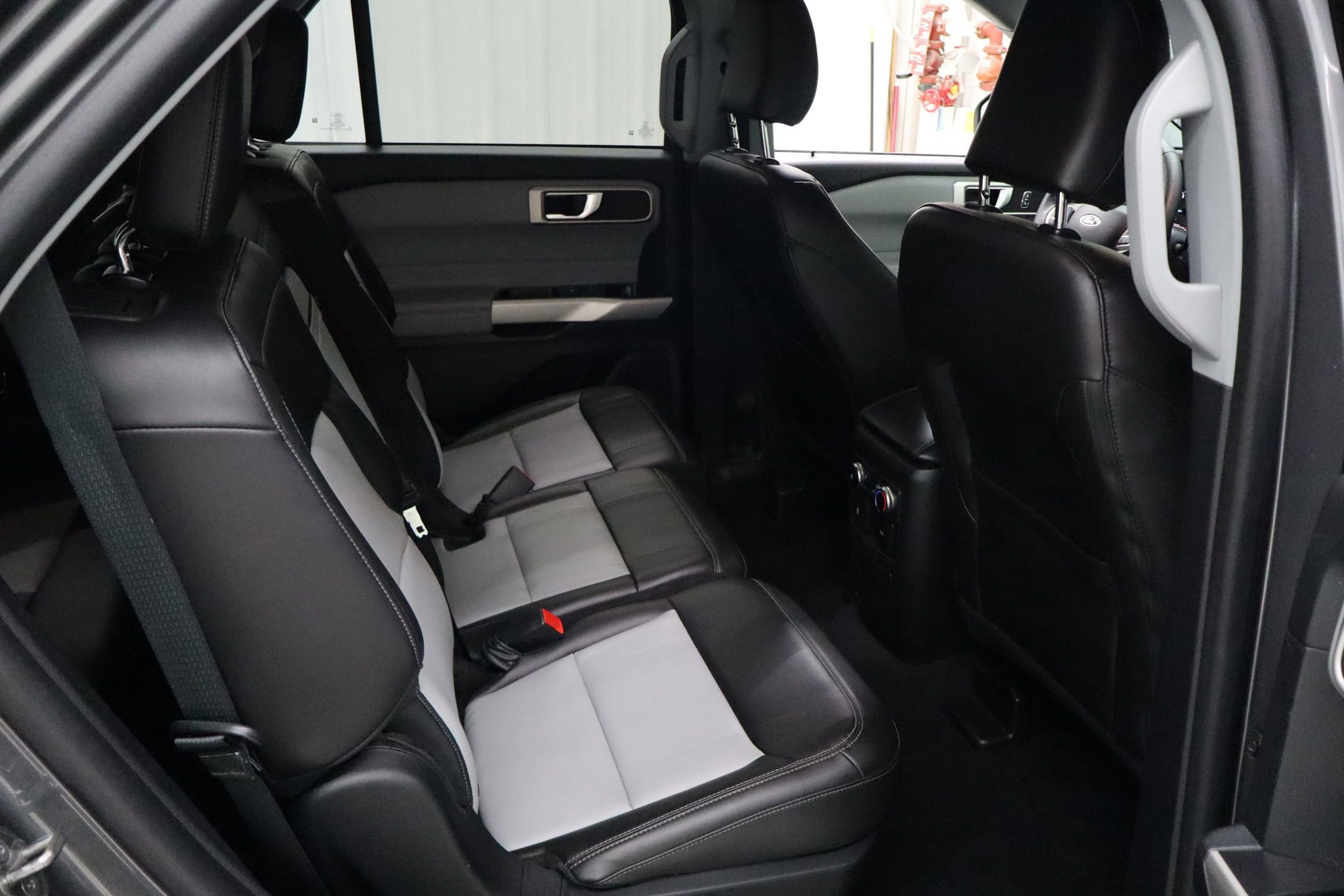 Certified 2022 Ford Explorer XLT w/ Equipment Group 202A image 30