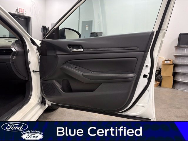 Used 2025 Nissan Altima 2.5 SV FWD image 26