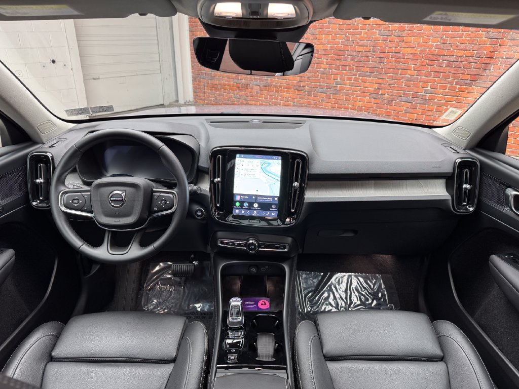 Used 2026 Volvo XC40 B5 Plus AWD/4WD image 15