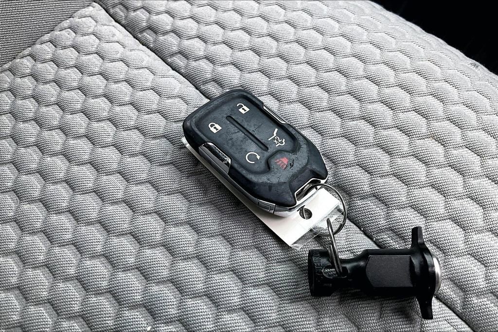 Used 2017 GMC Acadia SLE w/ LPO, Floor Liner Package image 11