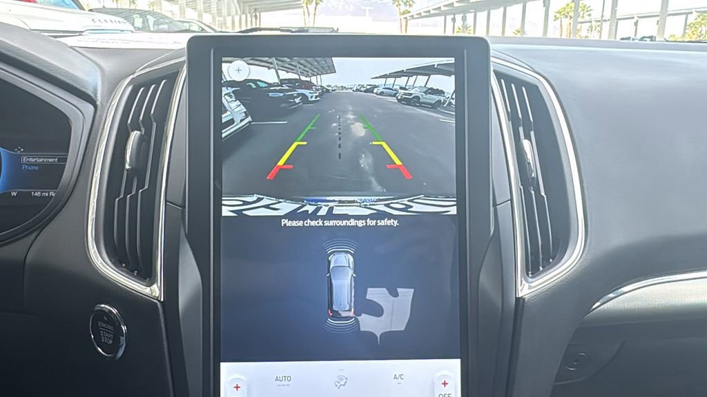 Certified 2022 Ford Edge Titanium w/ Class II Trailer Tow Package image 16