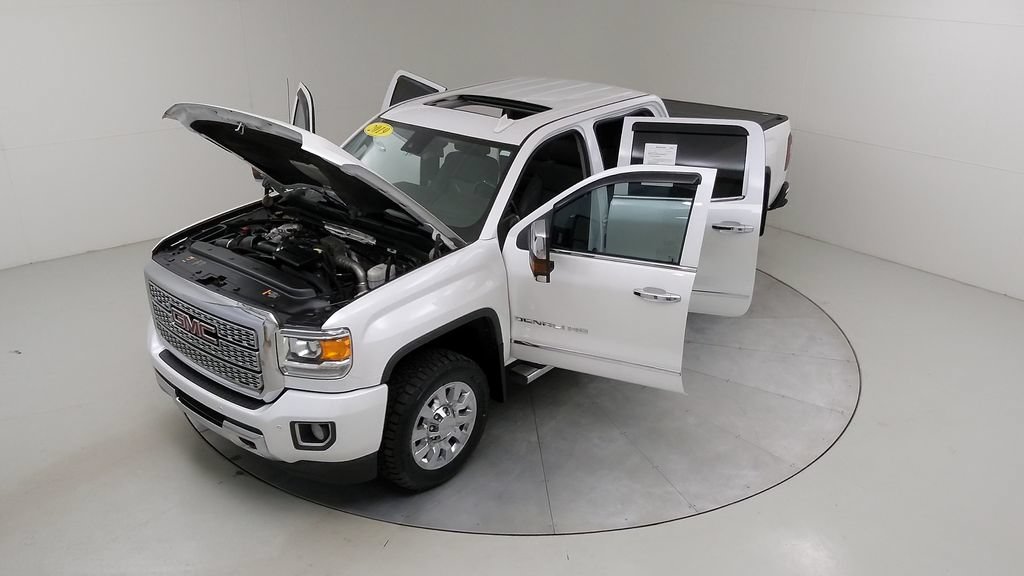 Used 2019 GMC Sierra 2500 Denali w/ Suspension Package, Off-Road AWD/4WD image 59
