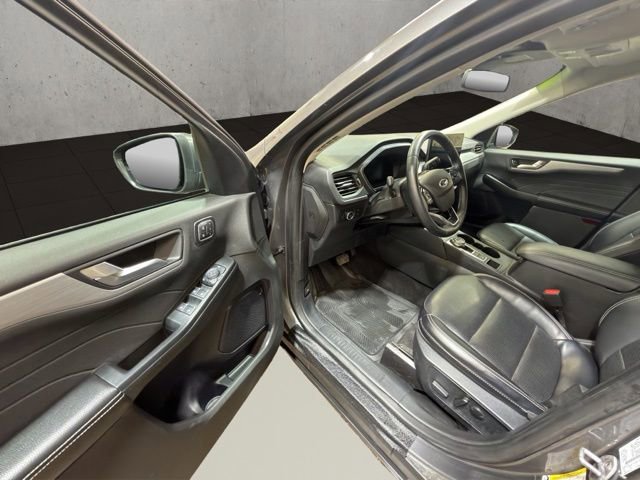 Certified 2024 Ford Escape Platinum AWD/4WD image 11
