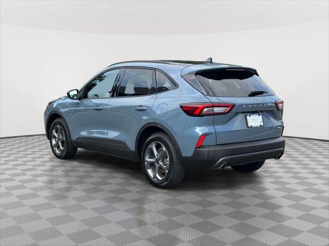 Certified 2025 Ford Escape ST-Line w/ Tech Pack #1 AWD/4WD image 5