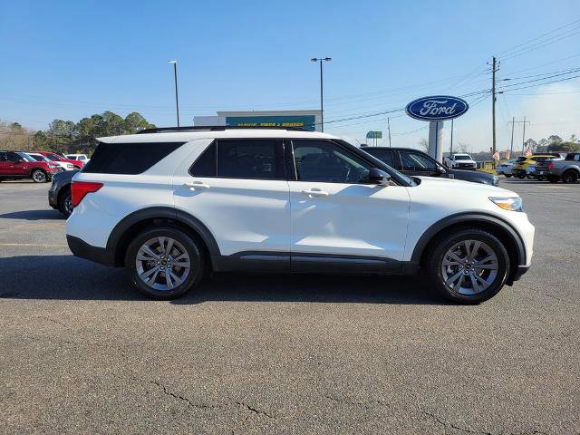 Certified 2022 Ford Explorer XLT w/ Equipment Group 202A image 6