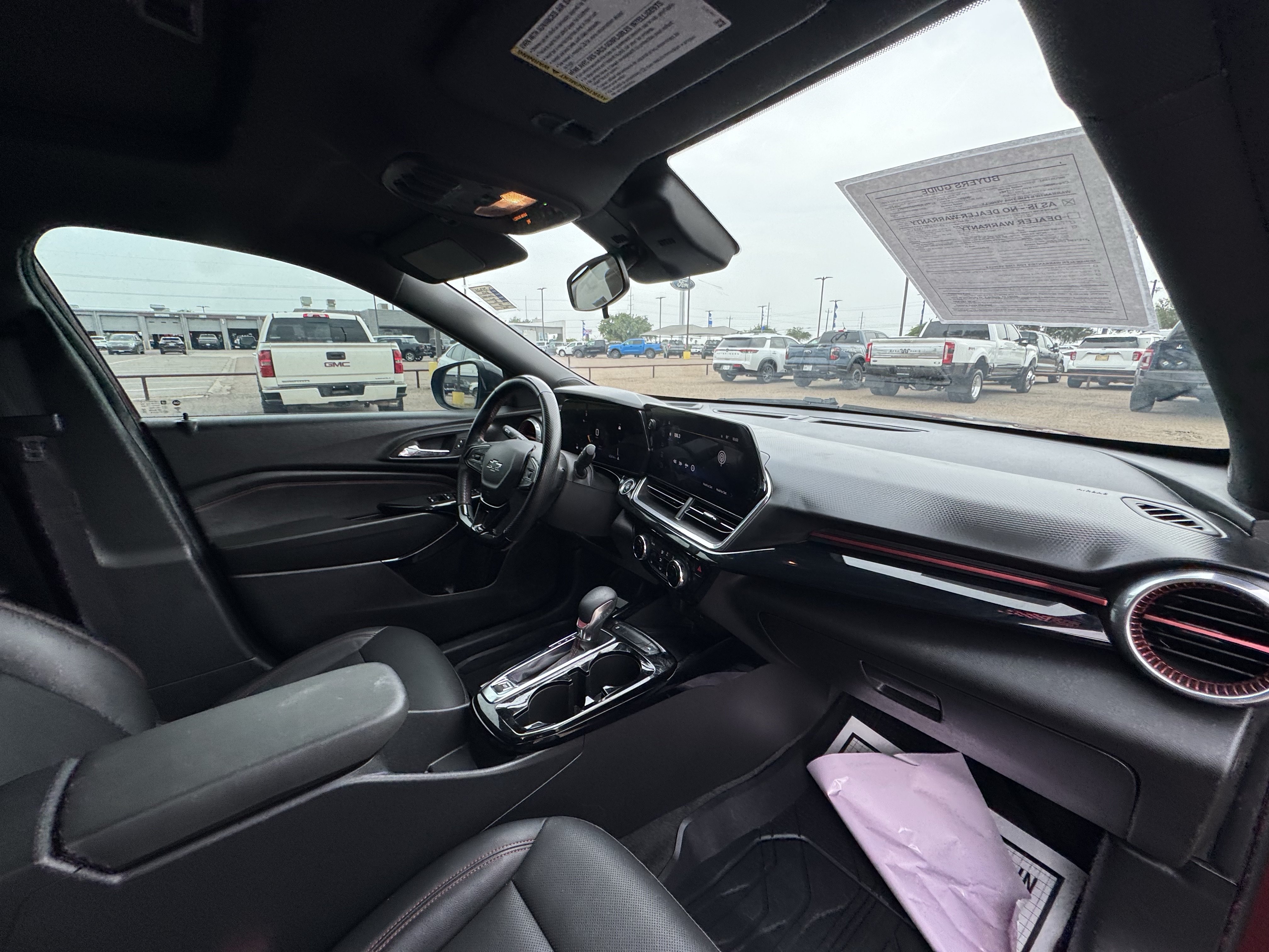 Used 2025 Chevrolet Trax RS w/ Sunroof Package FWD image 35