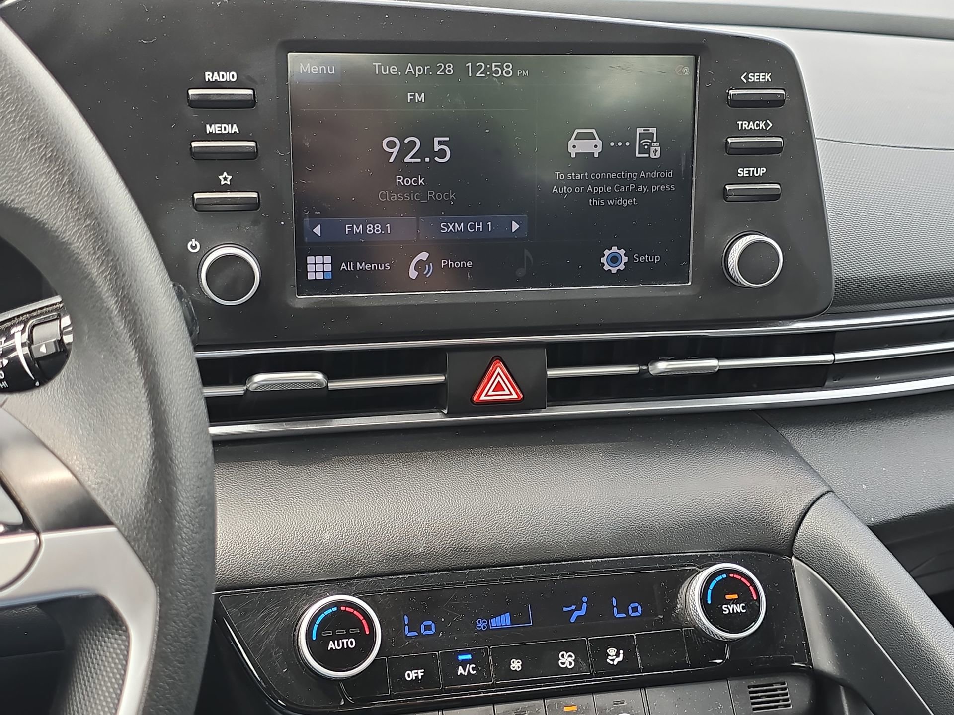 Used 2022 Hyundai Elantra SEL FWD image 14