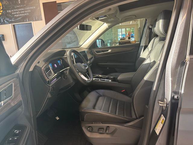 Used 2025 Volkswagen Atlas SEL AWD/4WD image 12