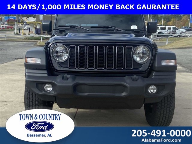 Used 2025 Jeep Wrangler Sport image 8