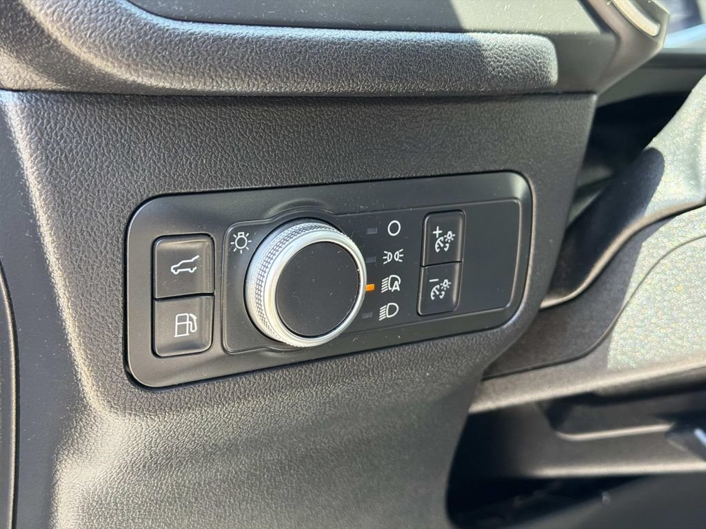 Certified 2021 Ford Escape SE w/ SE Sport Appearance Package FWD image 24