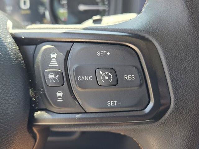 Used 2024 Jeep Wrangler Unlimited AWD/4WD image 27