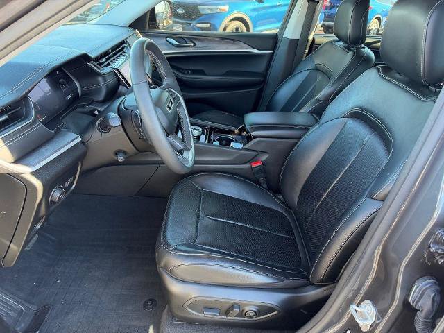 Used 2023 Jeep Grand Cherokee L Limited w/ Luxury Tech Group II AWD/4WD image 8
