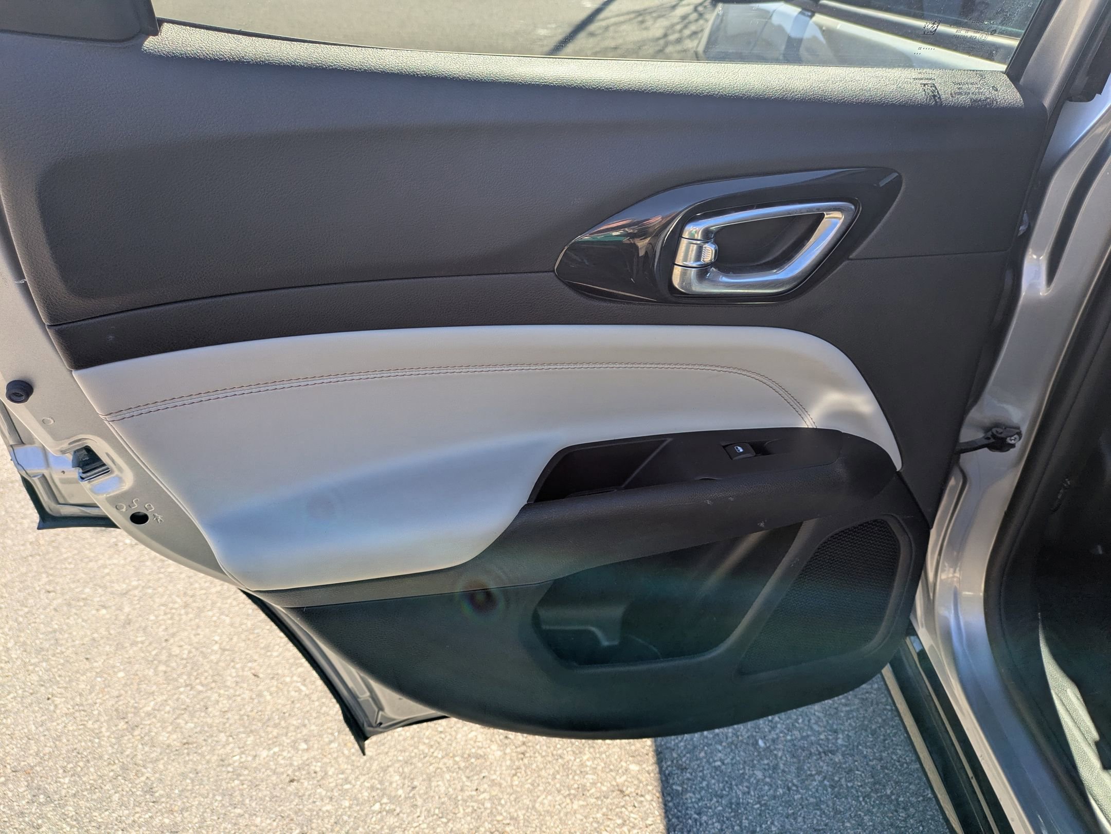 Used 2022 Jeep Compass Limited w/ Elite Group image 27