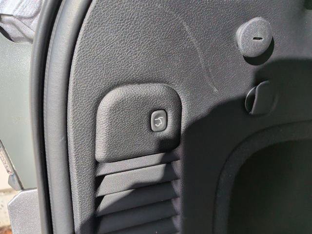 Used 2018 Jeep Grand Cherokee Limited image 11