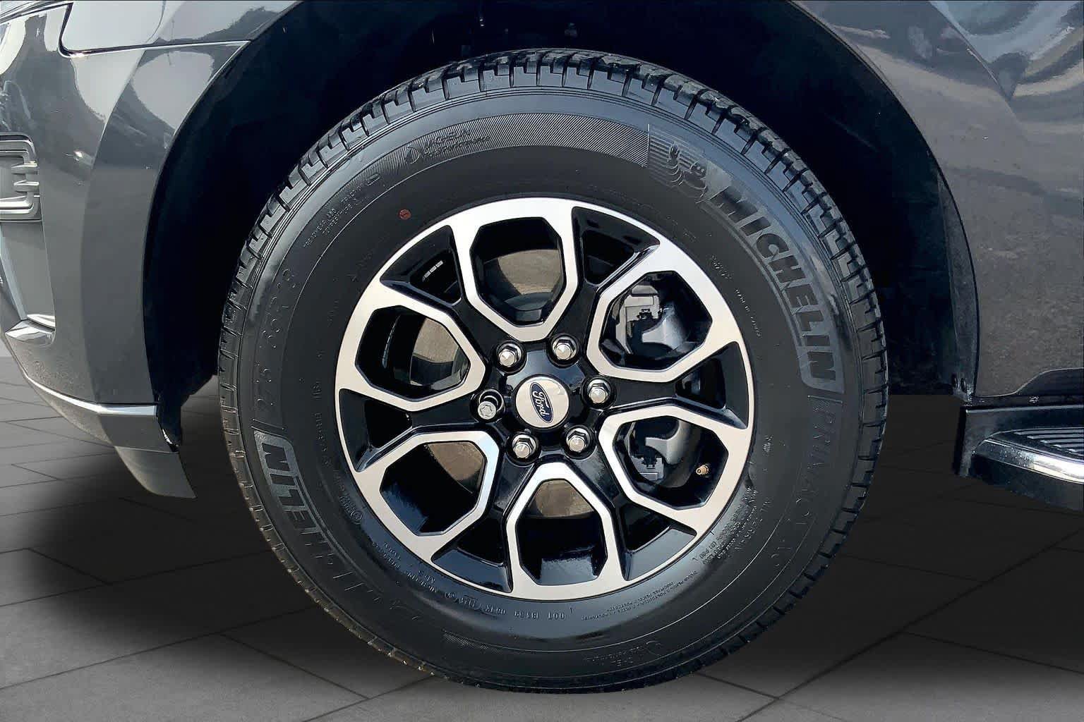 Certified 2023 Ford Expedition XLT RWD image 11