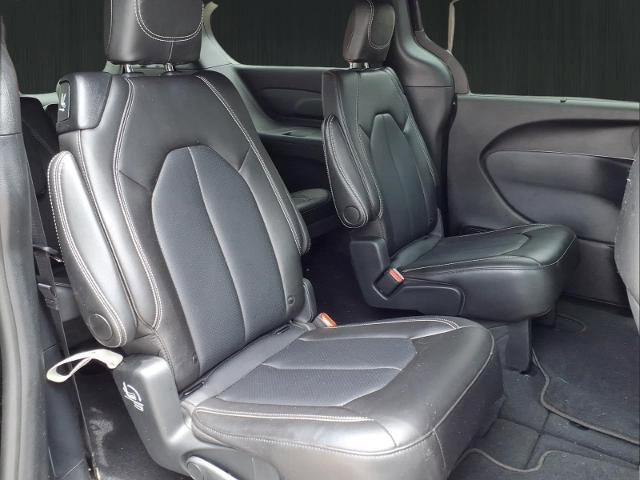 Used 2025 Chrysler Pacifica Select FWD image 15