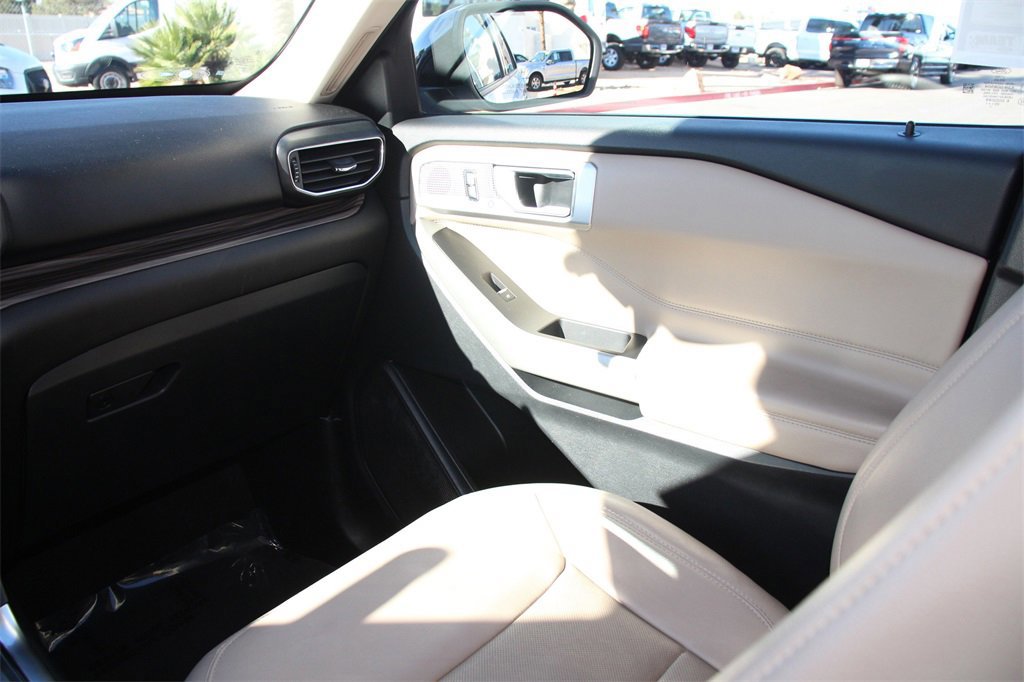 Certified 2021 Ford Explorer Limited w/ Hybrid Equipment Group 310A image 19