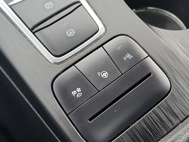 Certified 2020 Ford Escape Titanium FWD image 20