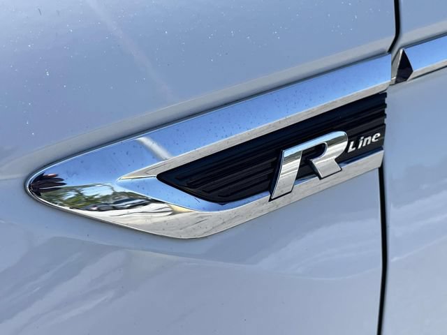 Used 2021 Volkswagen Tiguan SE R-Line FWD image 8