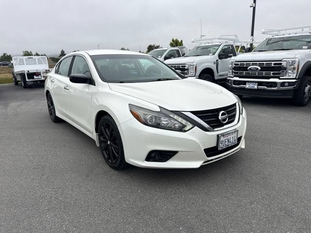 Used 2017 Nissan Altima 2.5 SR w/ Midnight Edition Package FWD image 4
