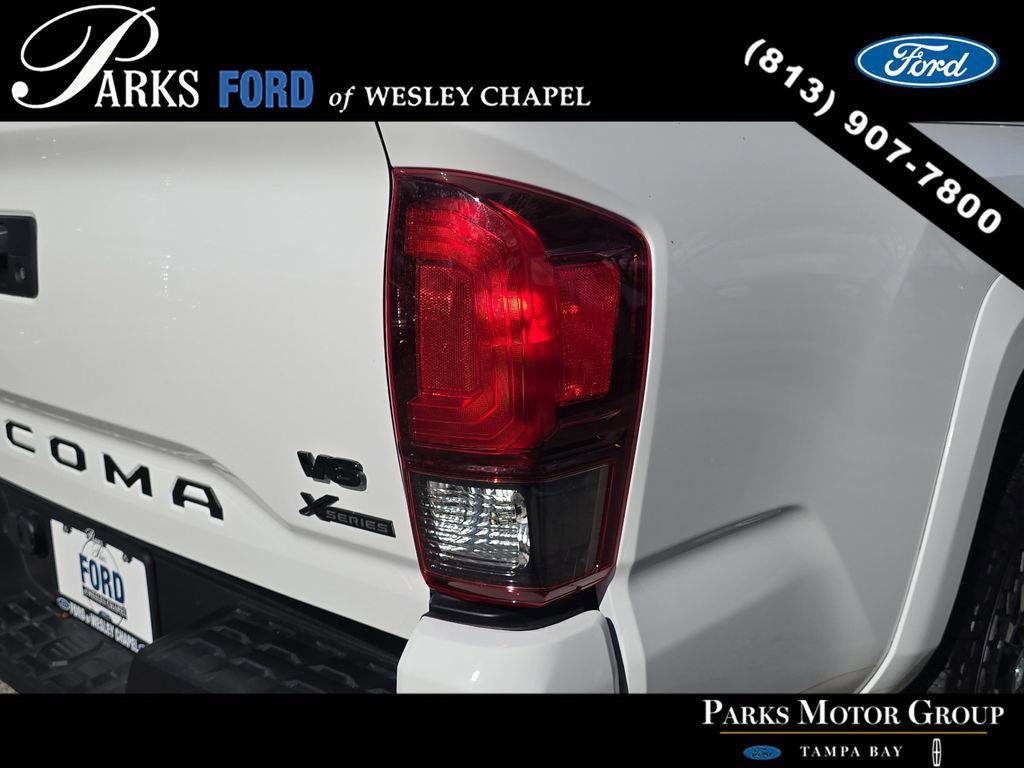 Used 2023 Toyota Tacoma SR5 w/ Technology Package image 7