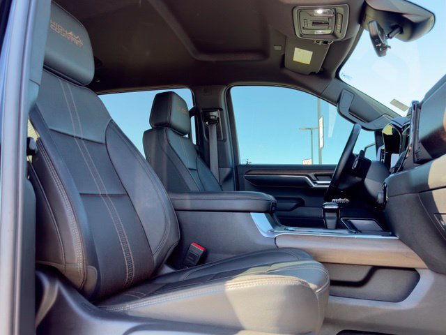 Used 2023 Chevrolet Silverado 1500 High Country w/ Technology Package AWD/4WD image 21