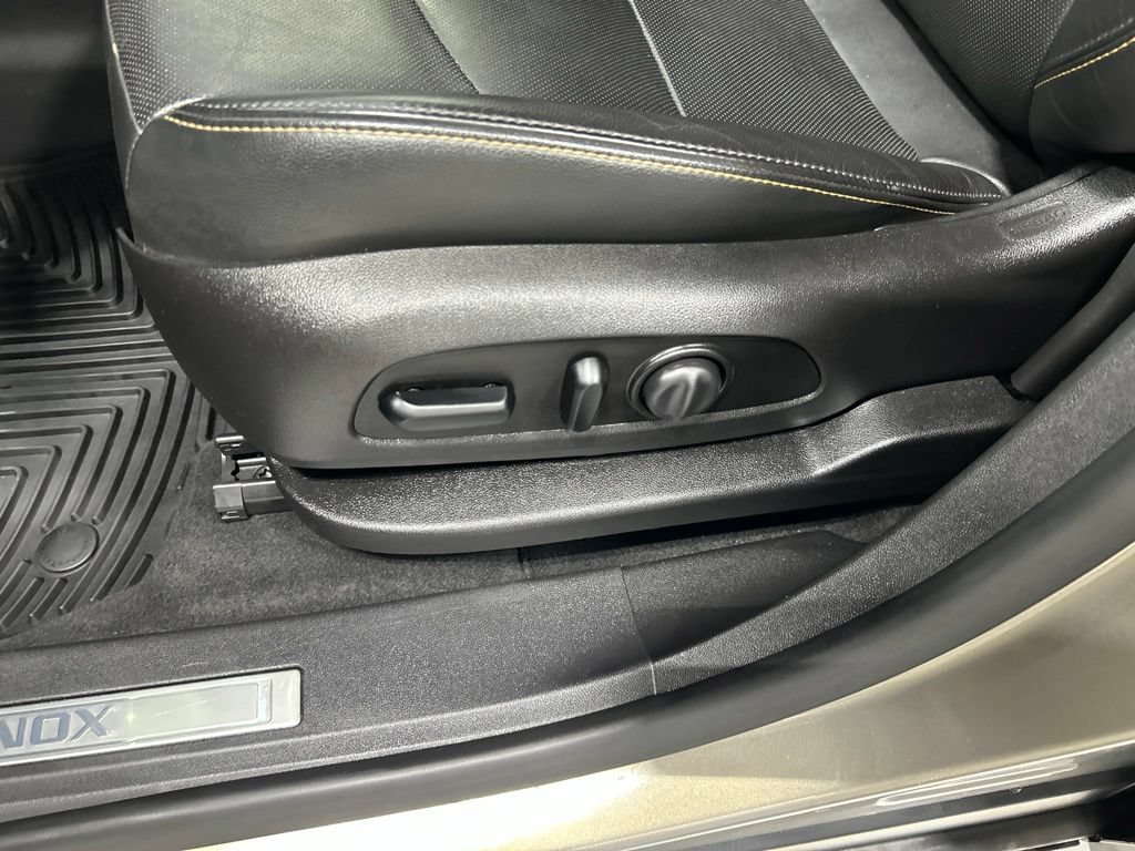Used 2019 Chevrolet Equinox Premier FWD image 12